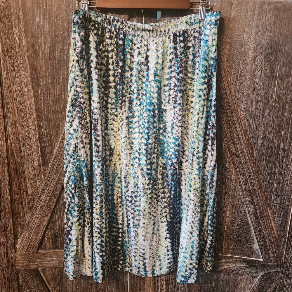 CJ Banks Skirt Women's Size X Geometric Print Blue Green White‎ Flowy Mid Length